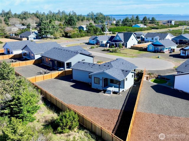 996 Alida Court SE, Ocean Shores, WA 98569