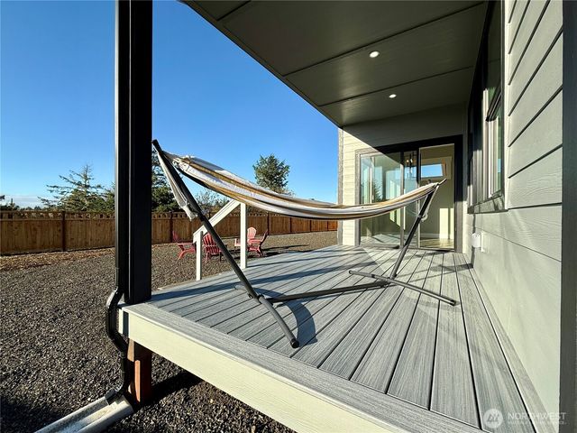 996 Alida Court SE, Ocean Shores, WA 98569