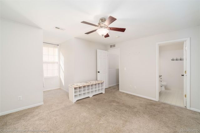 2104 Trailway Court, Commerce Charter Township, MI 48390