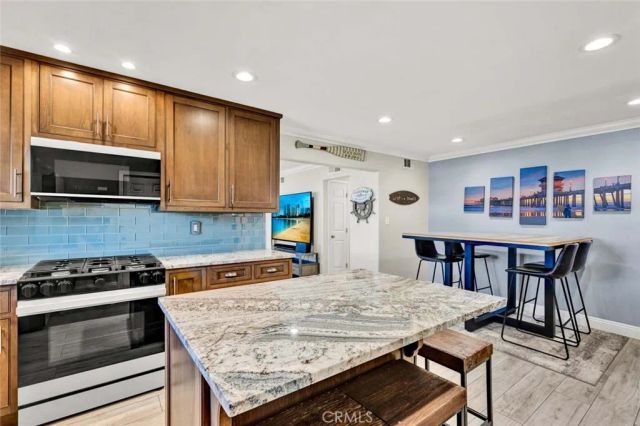 9662 Pollack Drive, Huntington Beach, CA 92646