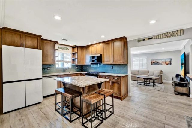 9662 Pollack Drive, Huntington Beach, CA 92646