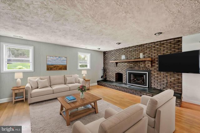 1202 HILLCREEK RD, Pasadena, MD 21122