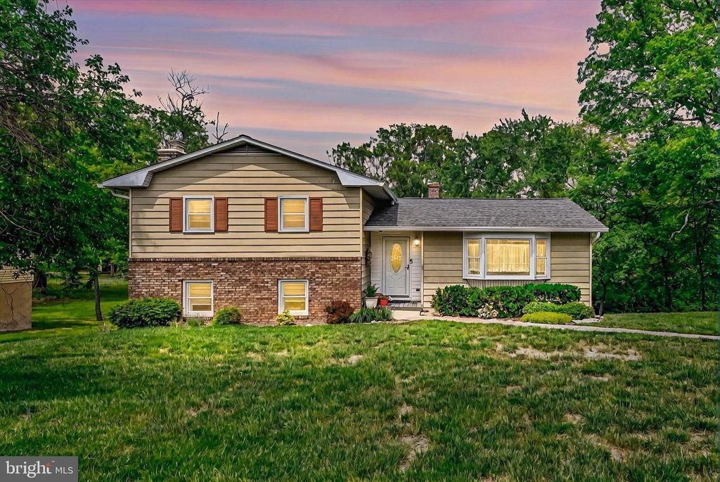1202 HILLCREEK RD, Pasadena, MD 21122