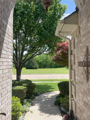 6506 Parkside Drive, Arlington, TX 76001