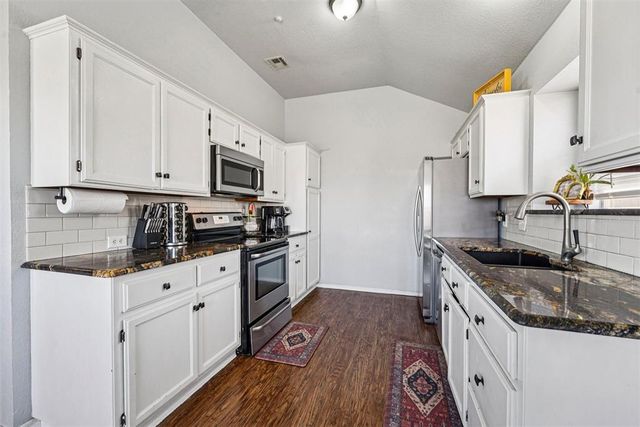 1415 Cherokee Lane, Blanchard, OK 73010