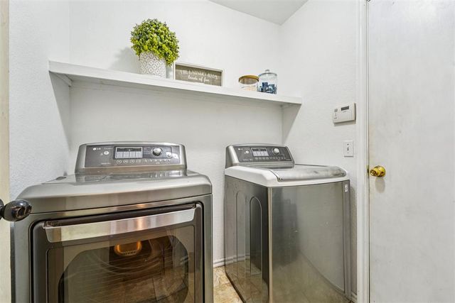 1415 Cherokee Lane, Blanchard, OK 73010