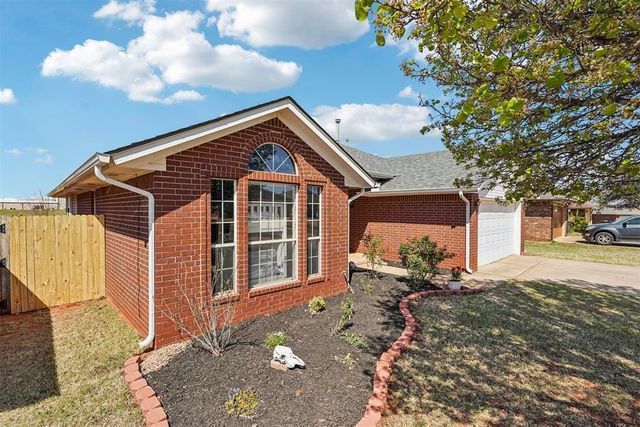 1415 Cherokee Lane, Blanchard, OK 73010