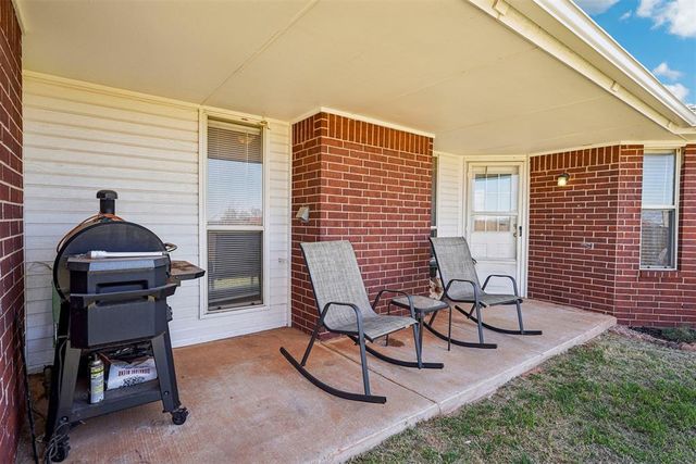 1415 Cherokee Lane, Blanchard, OK 73010