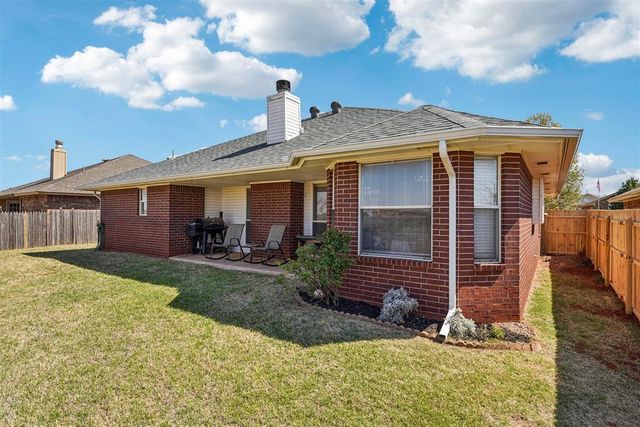 1415 Cherokee Lane, Blanchard, OK 73010