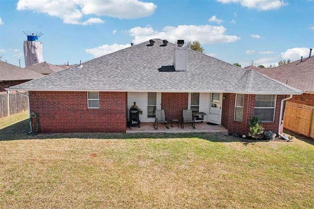 1415 Cherokee Lane, Blanchard, OK 73010