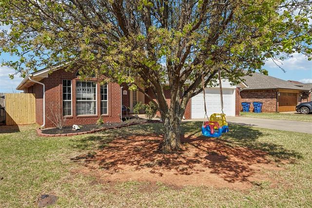 1415 Cherokee Lane, Blanchard, OK 73010