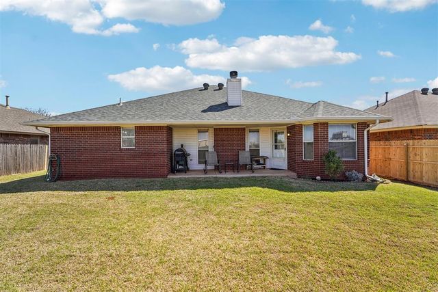 1415 Cherokee Lane, Blanchard, OK 73010