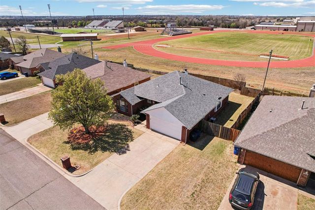 1415 Cherokee Lane, Blanchard, OK 73010