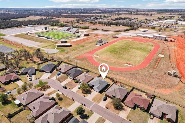 1415 Cherokee Lane, Blanchard, OK 73010