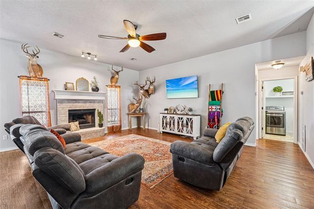 1415 Cherokee Lane, Blanchard, OK 73010