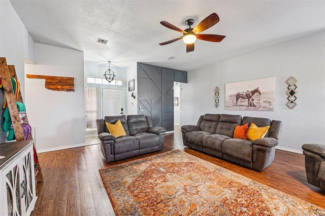 1415 Cherokee Lane, Blanchard, OK 73010