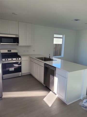 9022 Arctic Rockfish Dr, Baytown, TX 77521