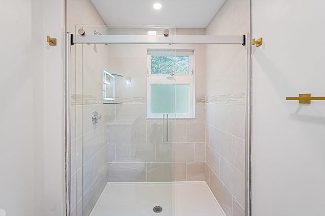 84 E Main Street, Hopkinton, MA 01748