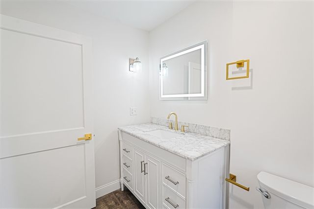 84 E Main Street, Hopkinton, MA 01748