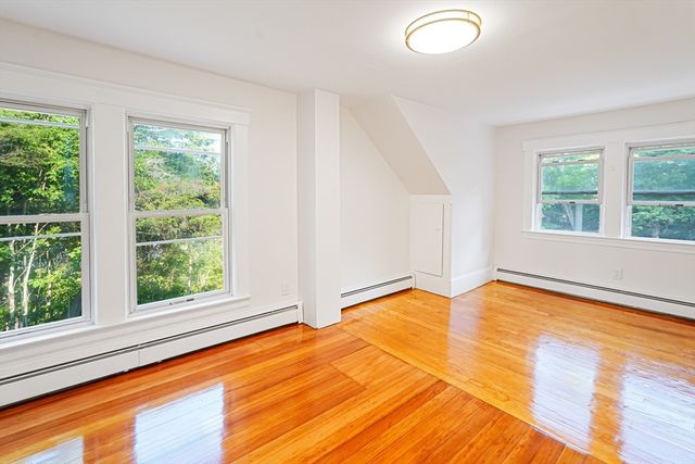 84 E Main Street, Hopkinton, MA 01748