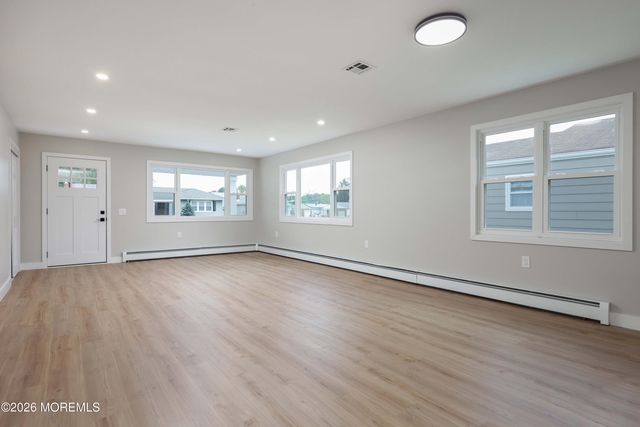 127 San Carlos Street, Toms River, NJ 08757