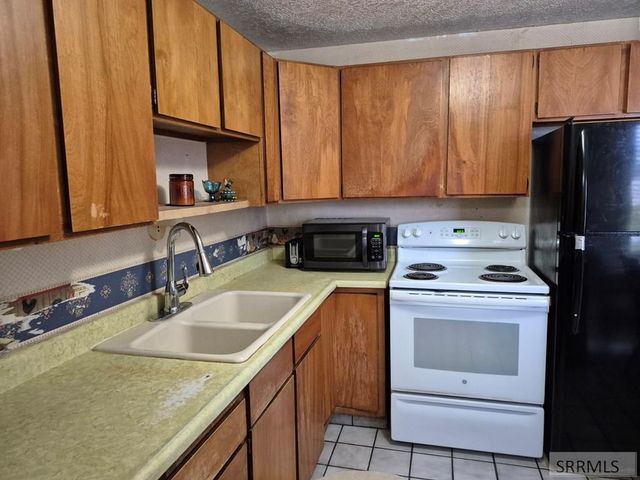 856 Hubbard, Pocatello, ID 83201