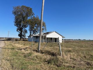 1081 Tomlinson Rd, Lonoke, AR 72086