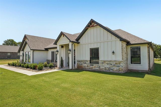 2249 Jackson Lane, Blanchard, OK 73010