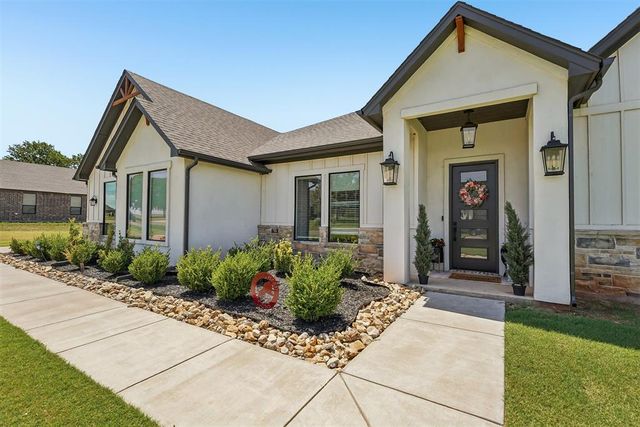 2249 Jackson Lane, Blanchard, OK 73010