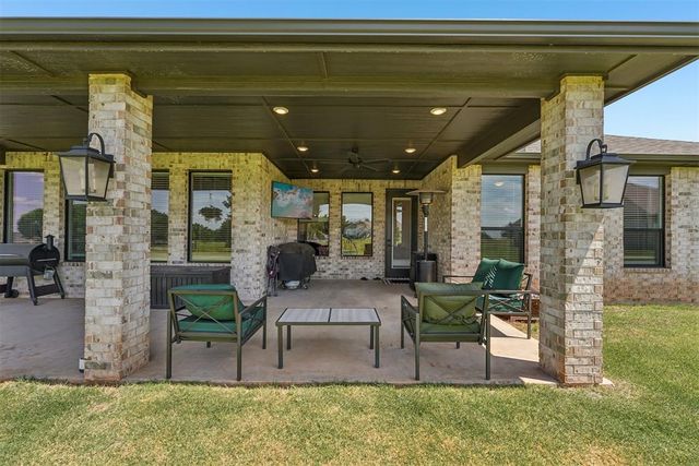 2249 Jackson Lane, Blanchard, OK 73010