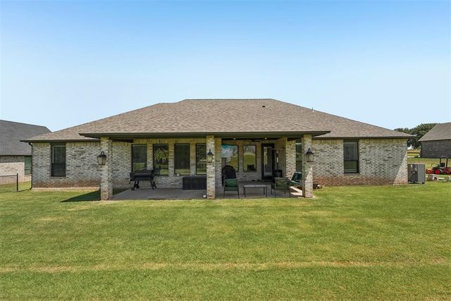2249 Jackson Lane, Blanchard, OK 73010