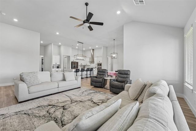 2249 Jackson Lane, Blanchard, OK 73010