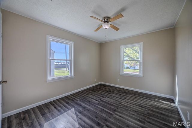 1161 Enfield Drive, Lebanon, MO 65536