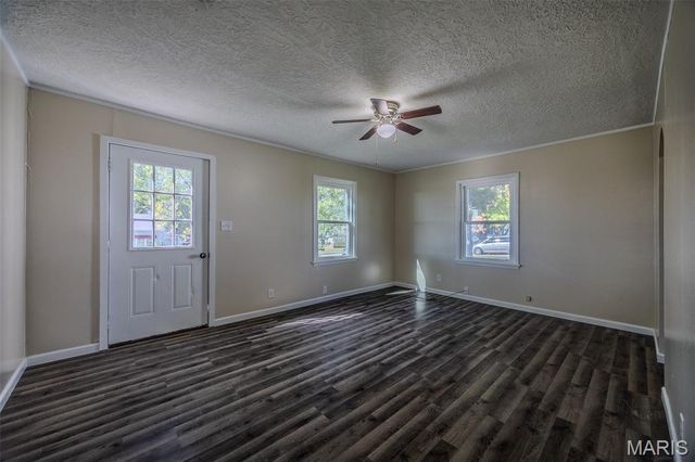 1161 Enfield Drive, Lebanon, MO 65536