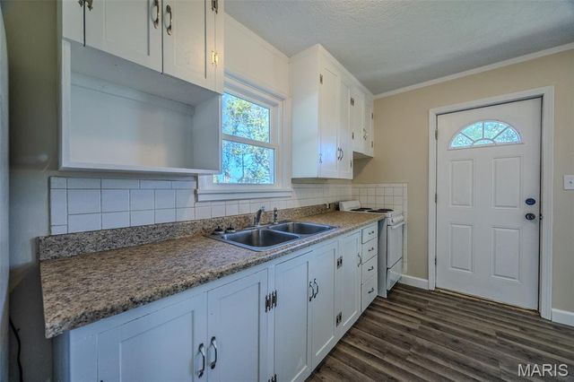 1161 Enfield Drive, Lebanon, MO 65536