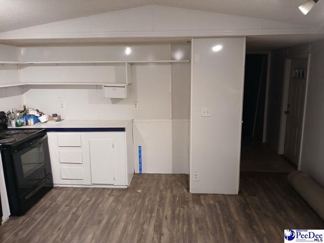 6137 Old Mullins Hwy, Nichols, SC 29581