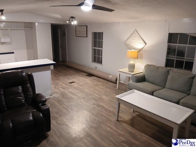 6137 Old Mullins Hwy, Nichols, SC 29581