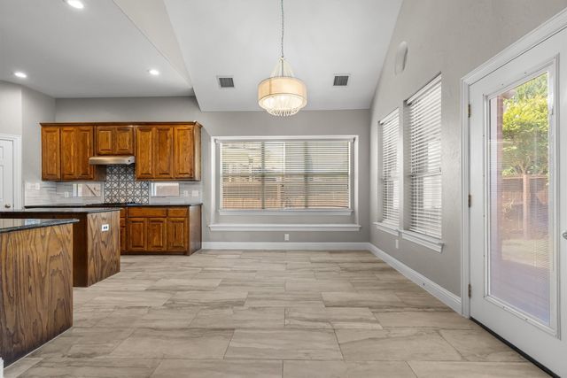 8381 Fullerton Street, Lantana, TX 76226