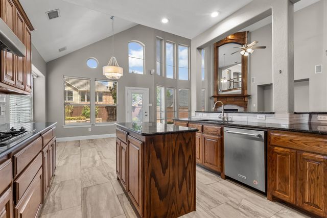 8381 Fullerton Street, Lantana, TX 76226