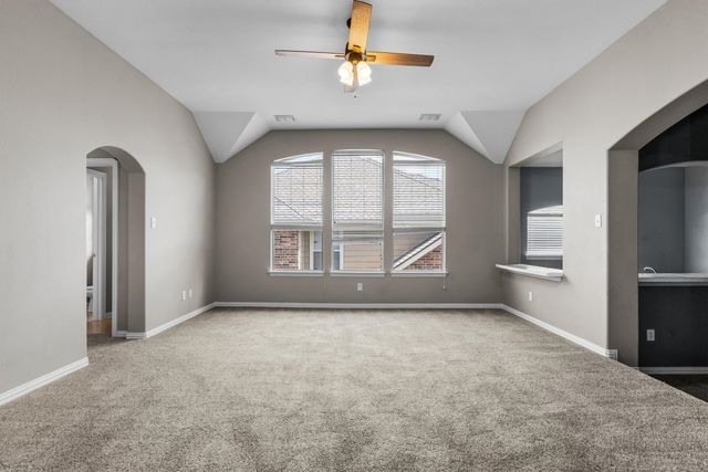 8381 Fullerton Street, Lantana, TX 76226