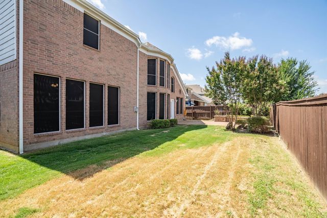 8381 Fullerton Street, Lantana, TX 76226