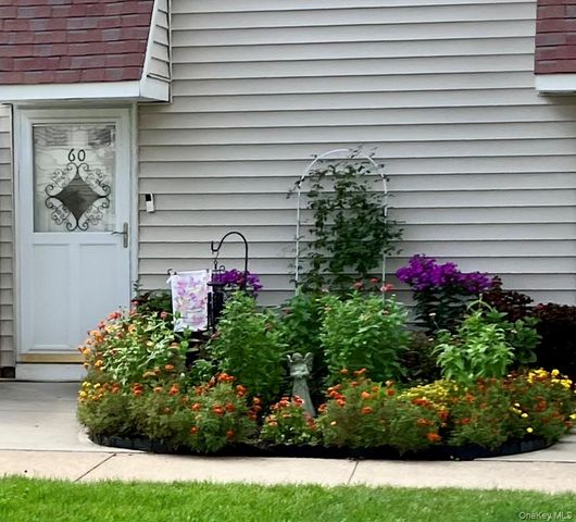 20 Laurel Avenue 60, East Islip, NY 11730