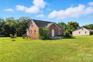 3544 6th Street Drive NW, Hickory, NC 28601