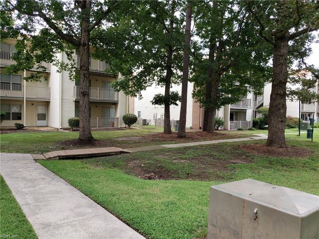 572 Candle Ln Apt 302, Newport News, VA 23608
