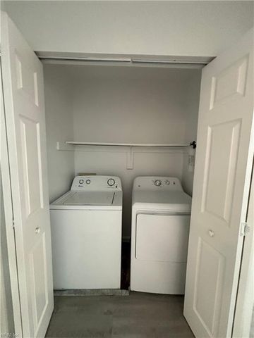 572 Candle Ln Apt 302, Newport News, VA 23608