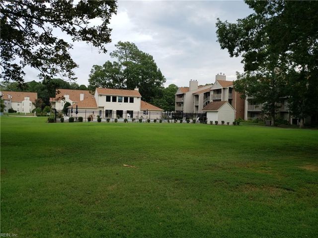 572 Candle Ln Apt 302, Newport News, VA 23608