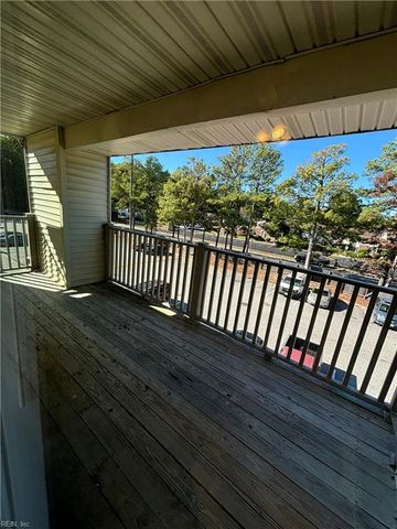 572 Candle Ln Apt 302, Newport News, VA 23608