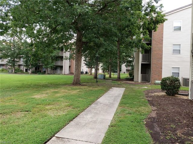 572 Candle Ln Apt 302, Newport News, VA 23608