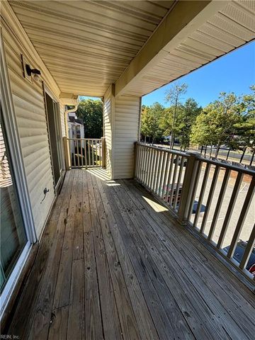 572 Candle Ln Apt 302, Newport News, VA 23608