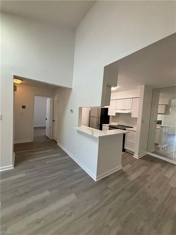 572 Candle Ln Apt 302, Newport News, VA 23608